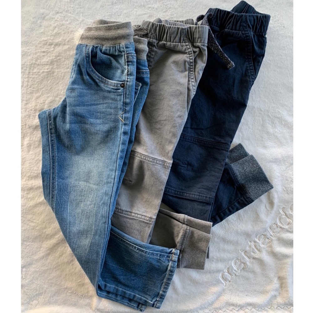 Lot of 3 pants: pull-on jeans, pull-on chinos, pull-on chinos - 5T